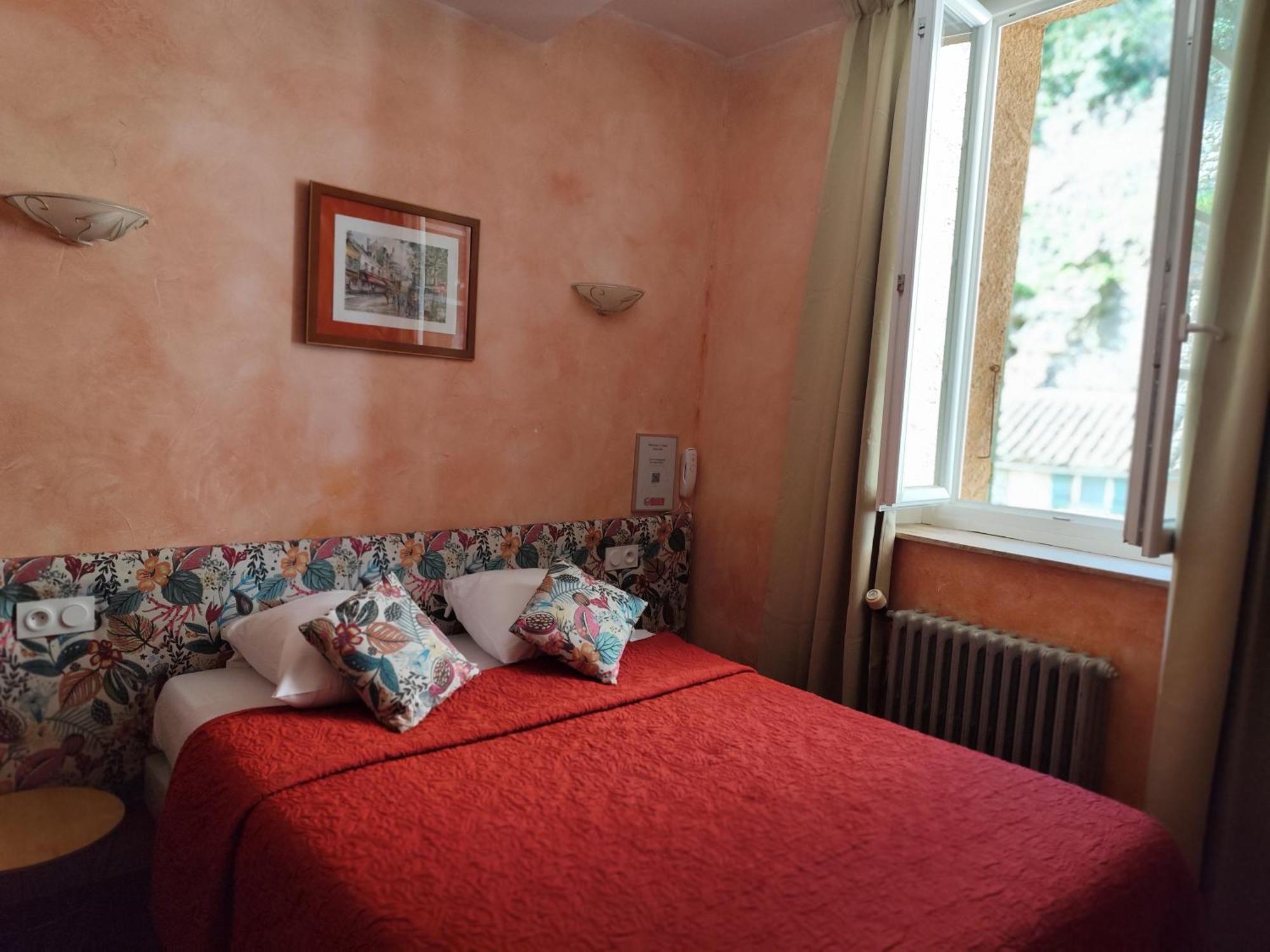 Hotel Saint Jean Orange  Bagian luar foto