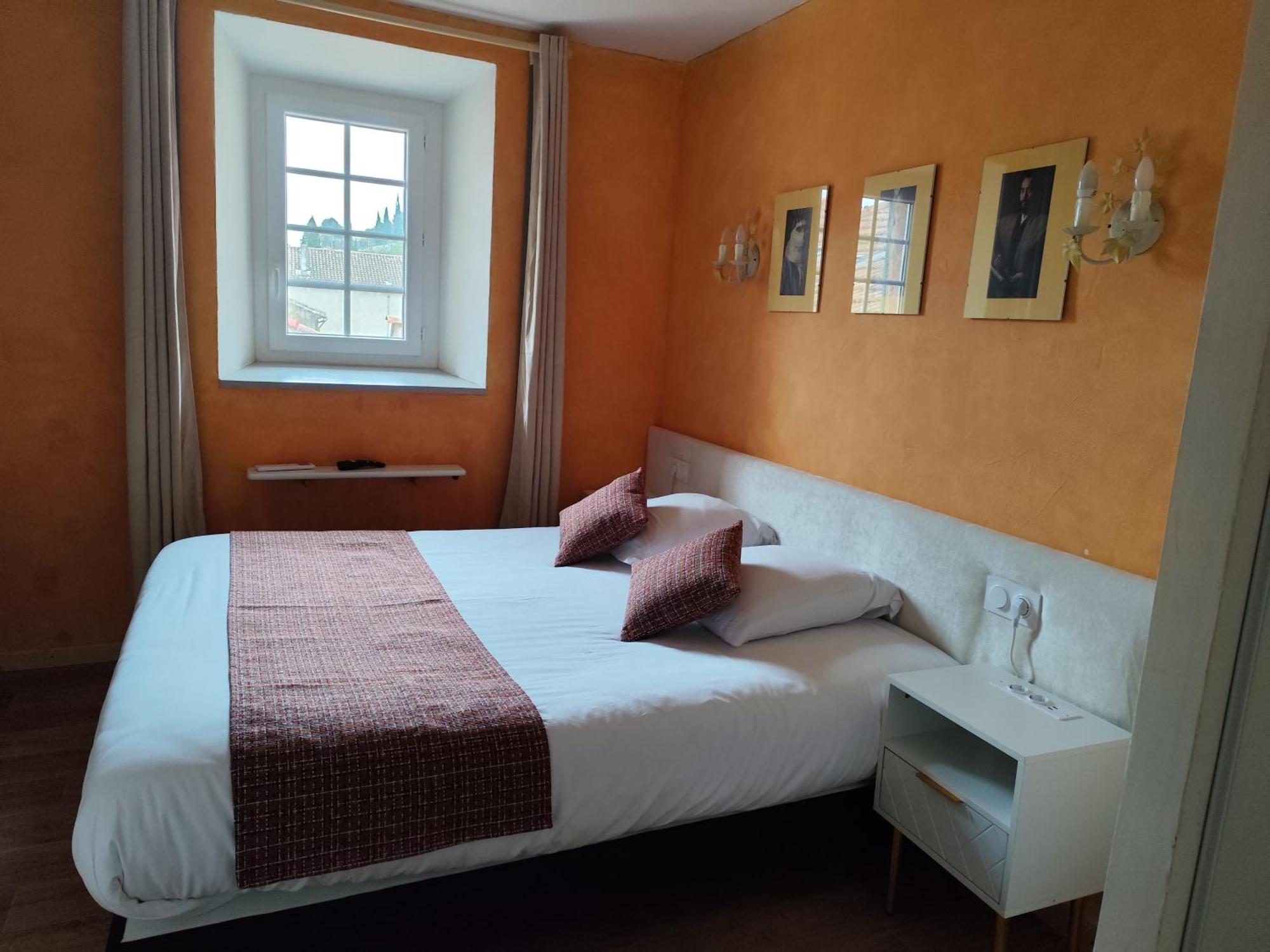 Hotel Saint Jean Orange  Bagian luar foto