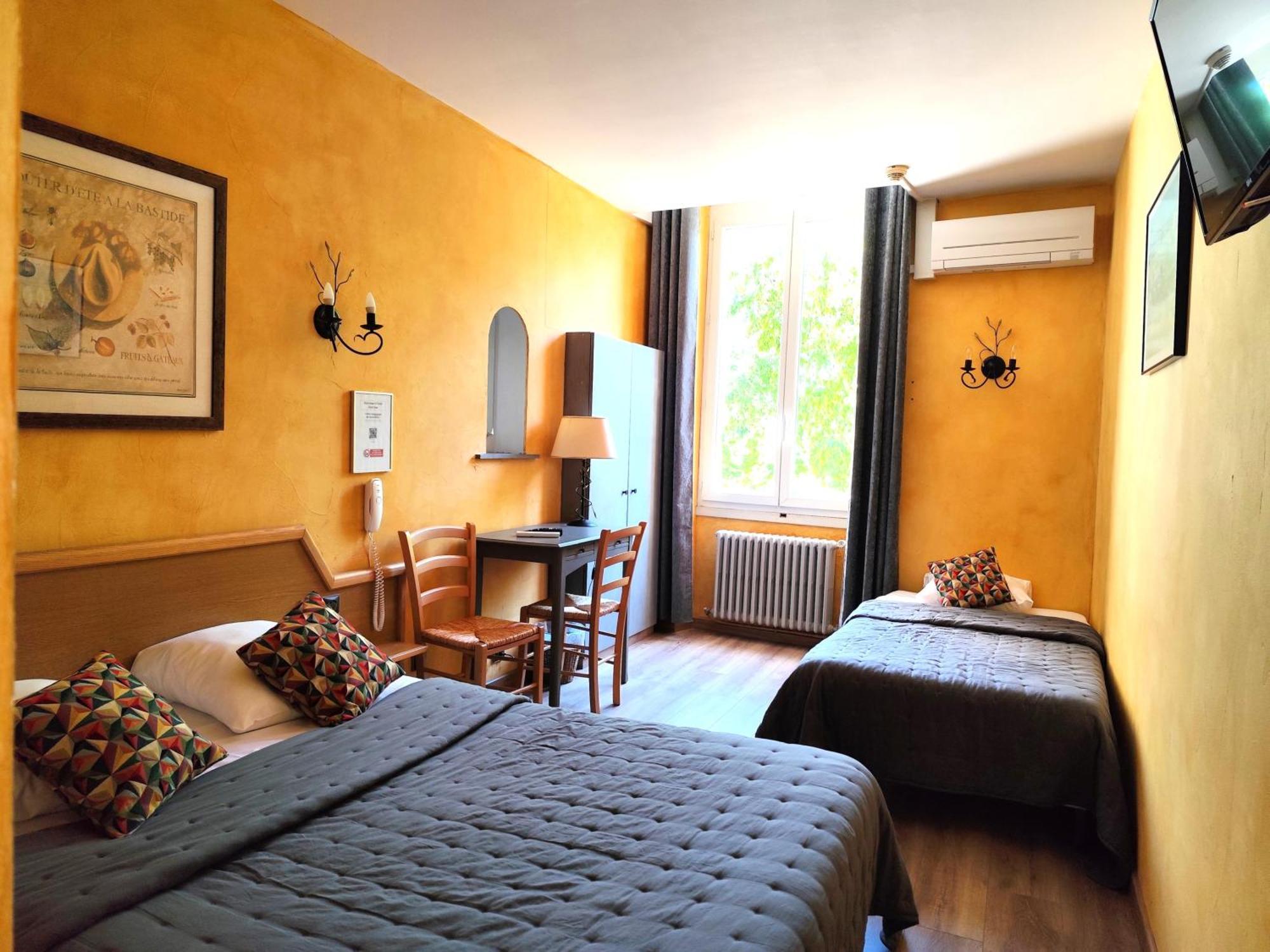Hotel Saint Jean Orange  Bagian luar foto