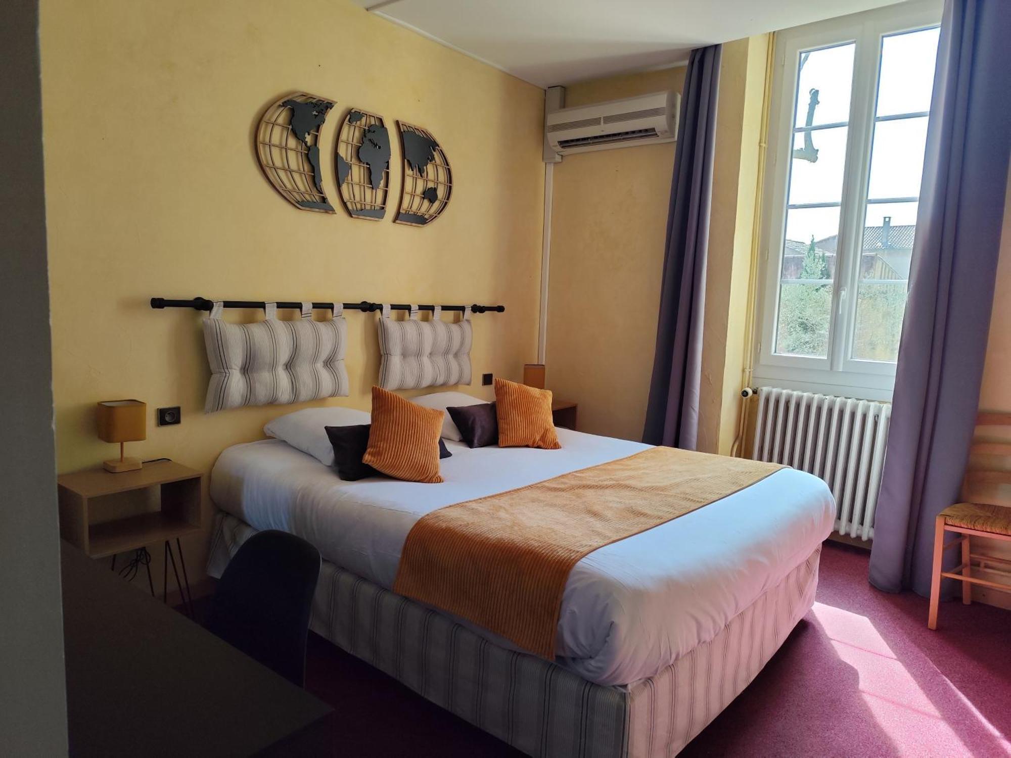 Hotel Saint Jean Orange  Bagian luar foto
